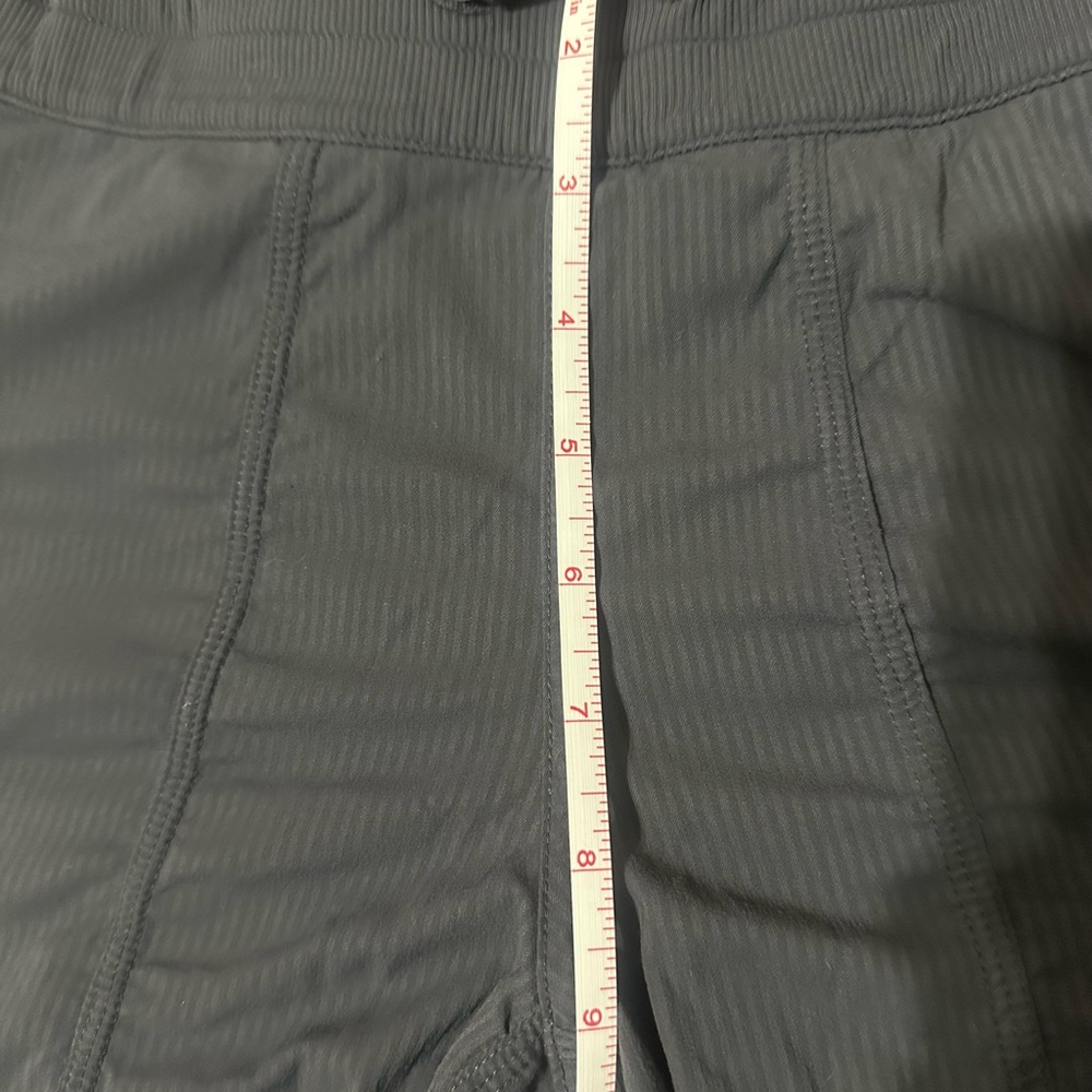 Lululemon Dance Studio Crop Pants | Black | Size 8 - Picture 3 of 8